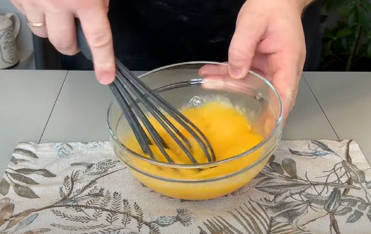 Бризолі з м'ясною начинкою: рецепт простої страви для легкого сніданку, обіду чи вечері